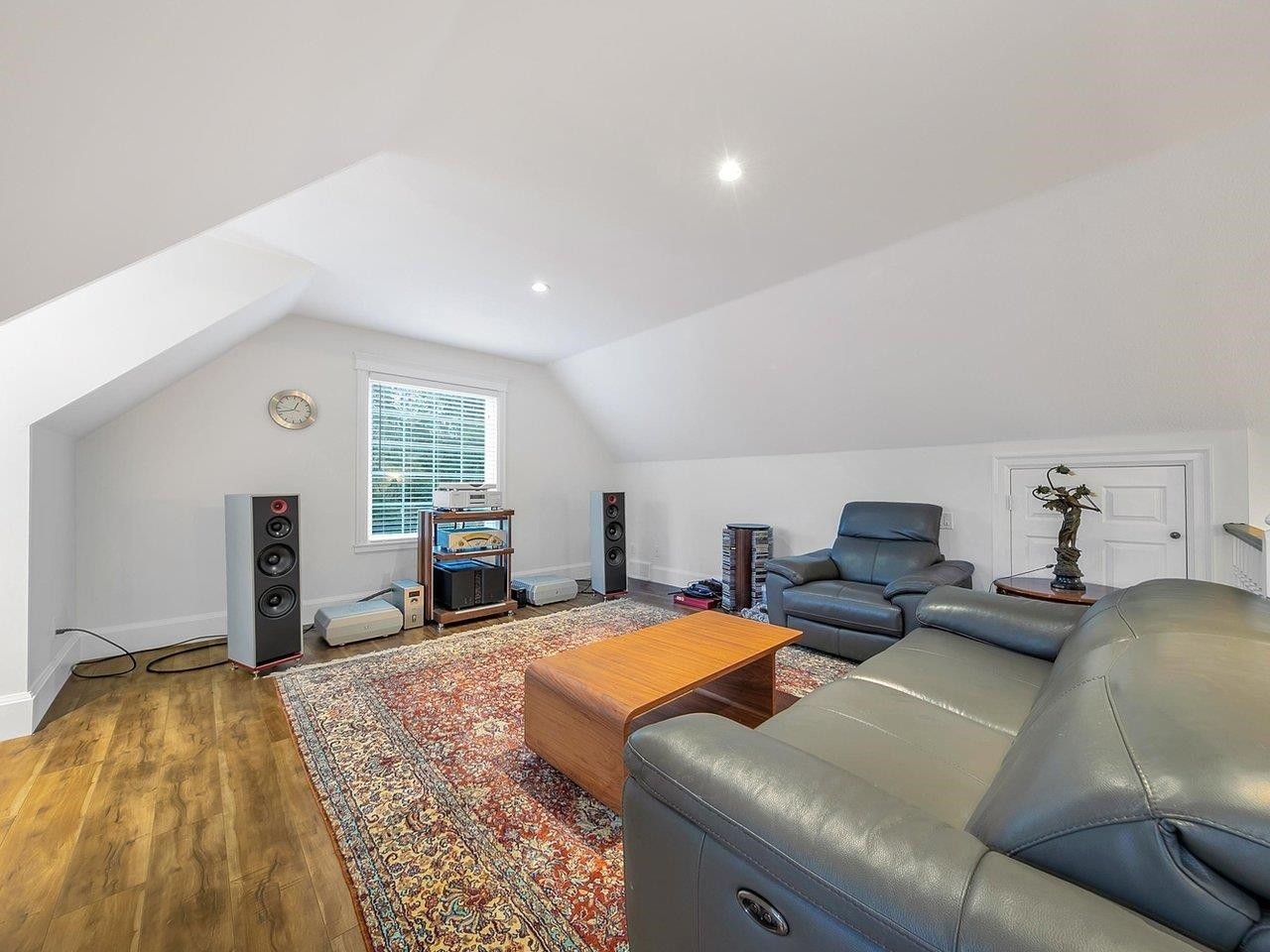 17923 20 Avenue, Surrey, BC - Indoor Photo Showing Living Room