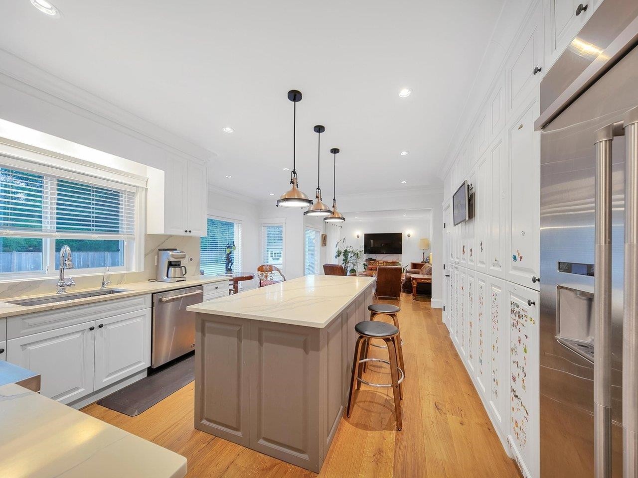 17923 20 Avenue, Surrey, BC - Indoor Photo Showing Kitchen With Upgraded Kitchen
