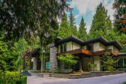 13262 Woodcrest Drive Surrey, BC V4P 1W5