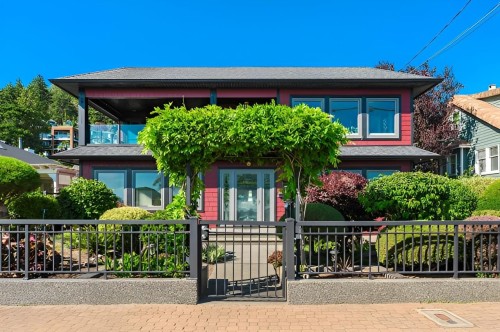 14647 Marine Drive  White Rock, BC V4B 1B8