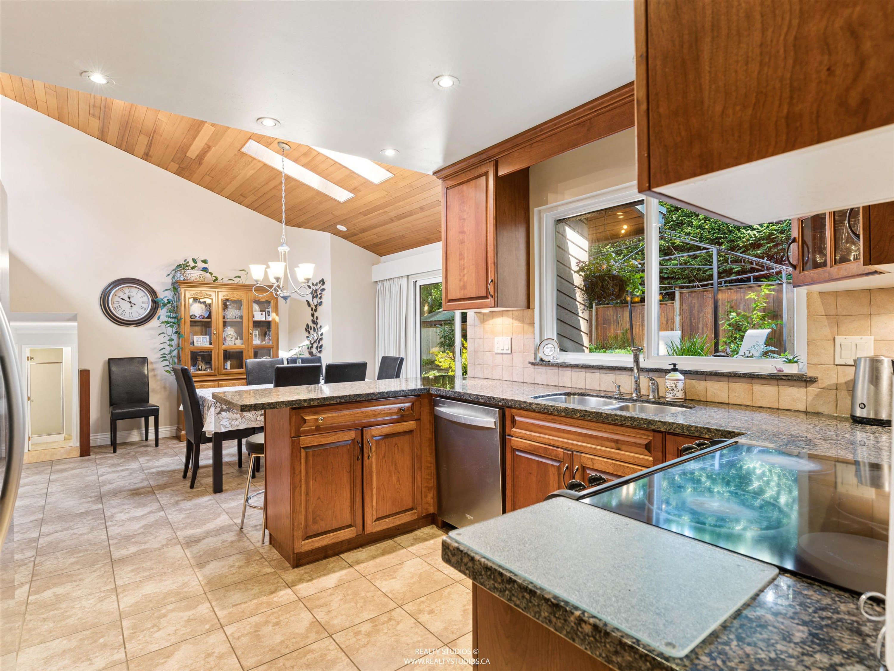 6843 Dover Place, Delta, BC - Indoor