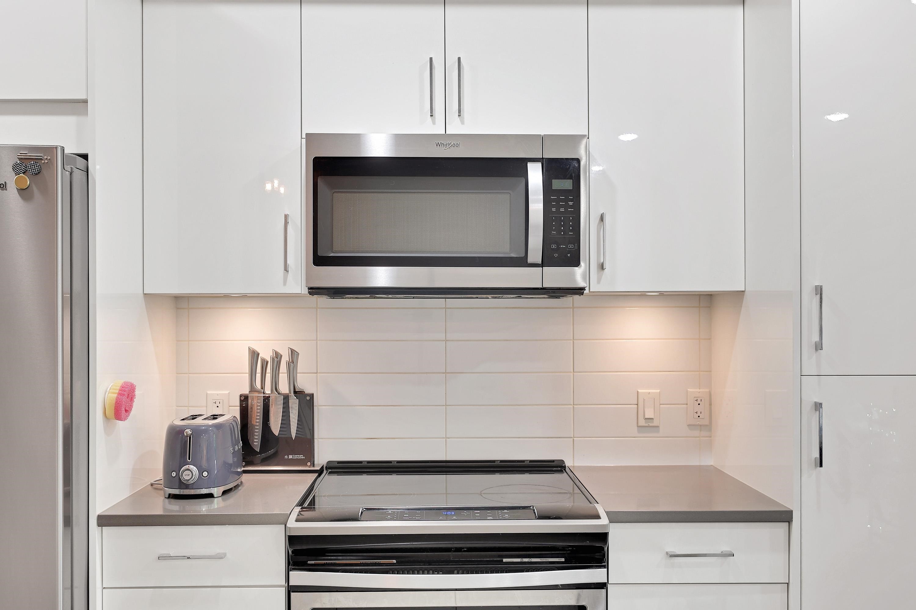 116-15351 101 Avenue, Surrey, BC - Indoor Photo Showing Kitchen