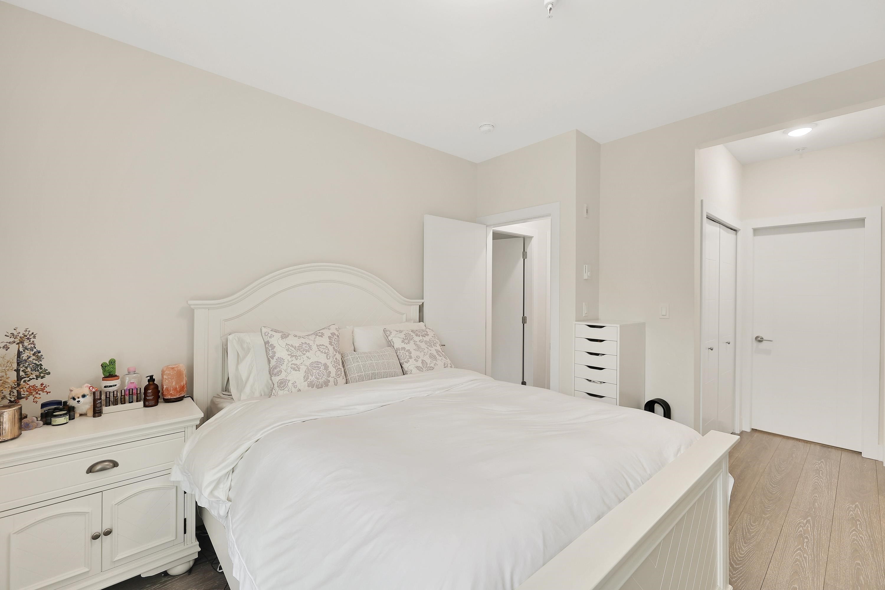 116-15351 101 Avenue, Surrey, BC - Indoor Photo Showing Bedroom