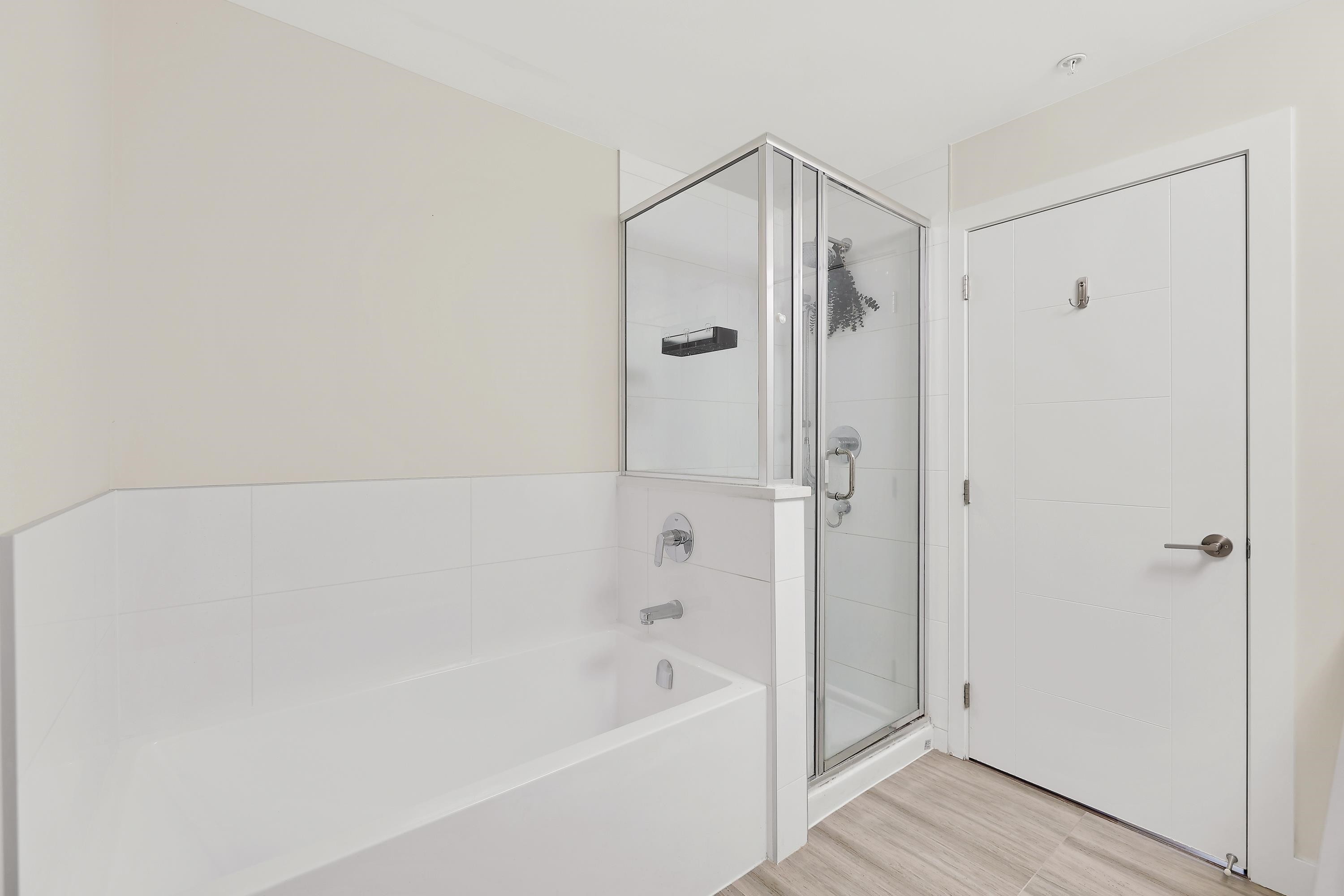 116-15351 101 Avenue, Surrey, BC - Indoor Photo Showing Bathroom
