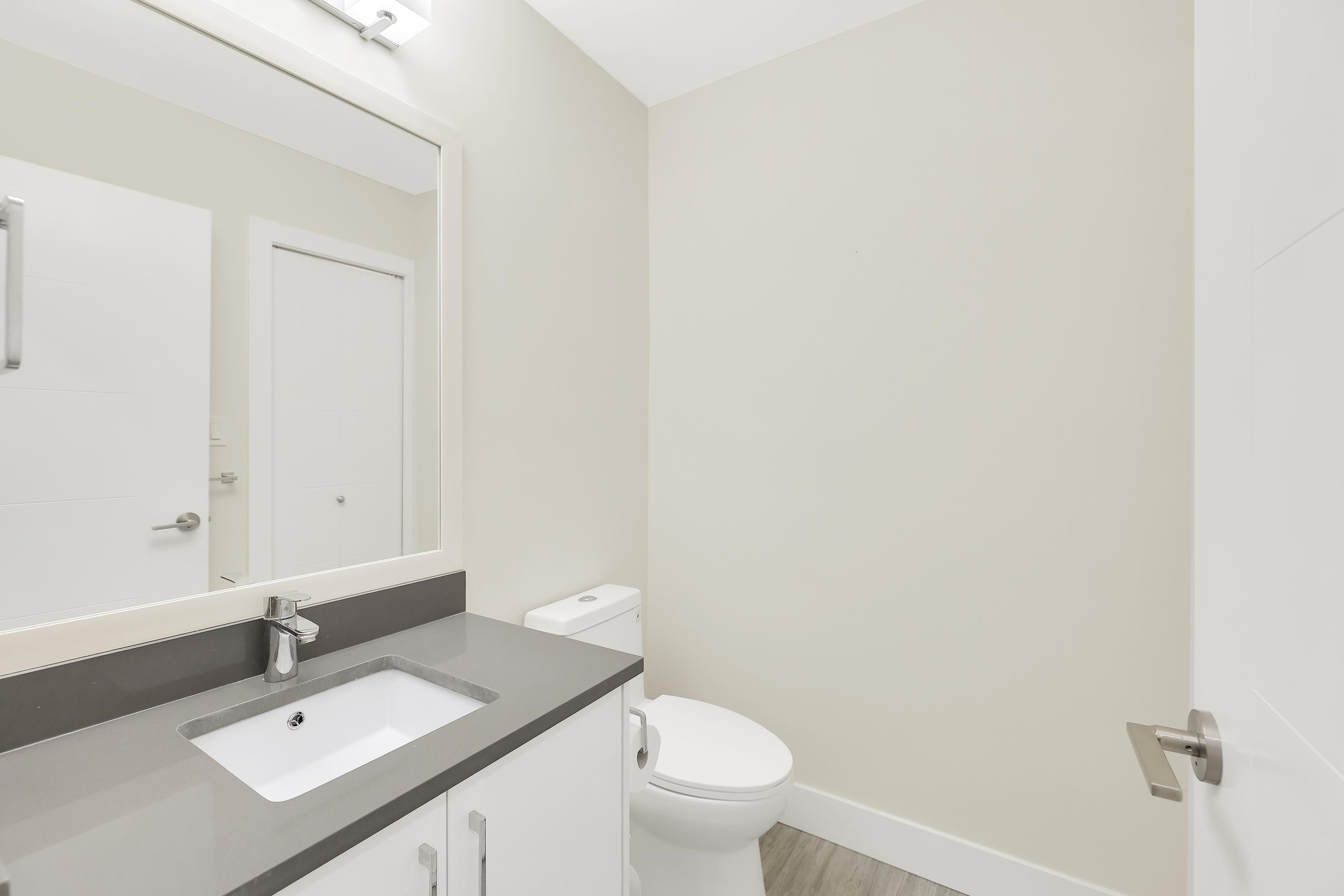 116-15351 101 Avenue, Surrey, BC - Indoor Photo Showing Bathroom