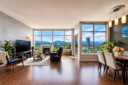 2001-14881 103a Avenue Surrey, BC V3R 0M5