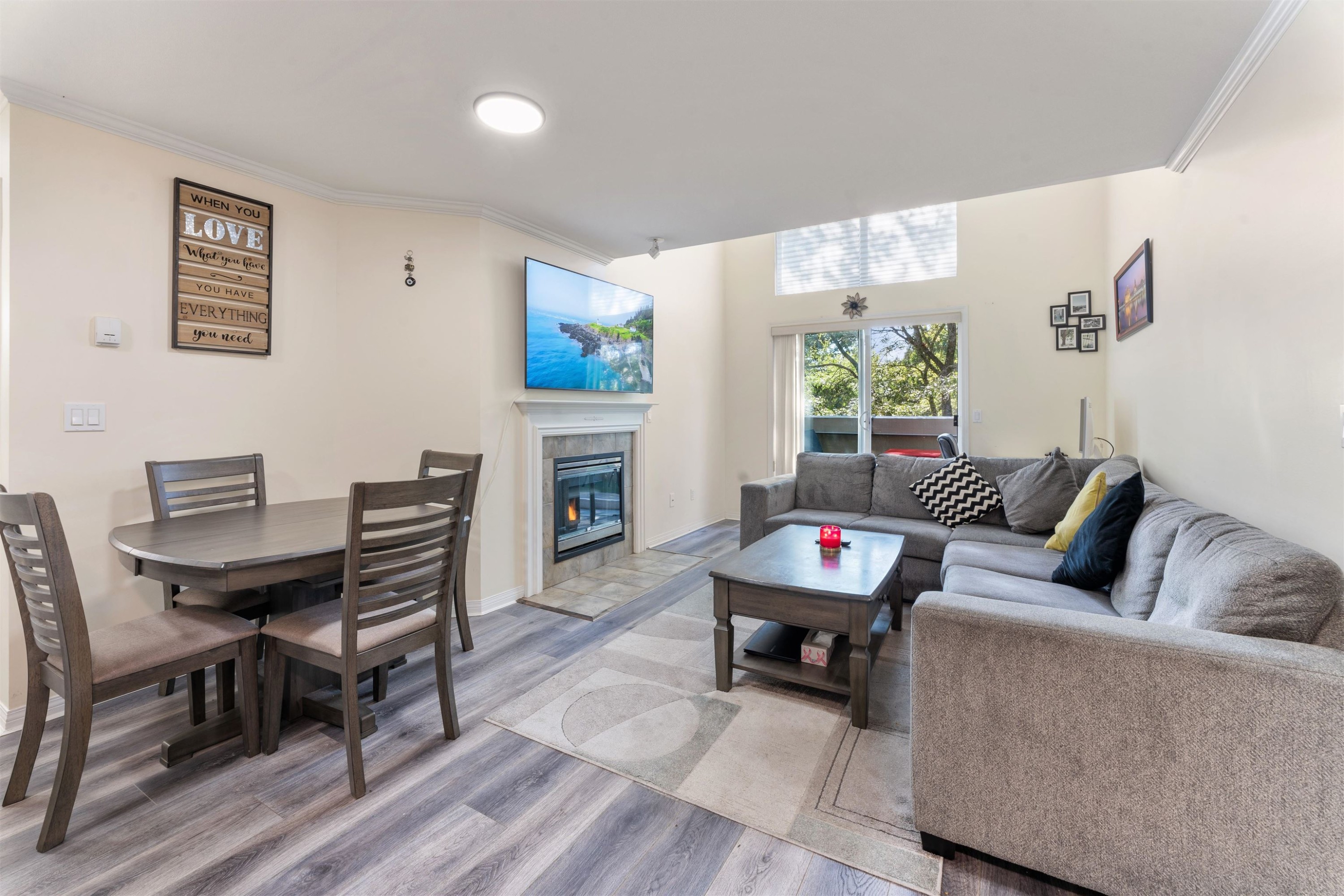 406-12155 75A Avenue, Surrey, BC - Indoor Photo Showing Living Room With Fireplace
