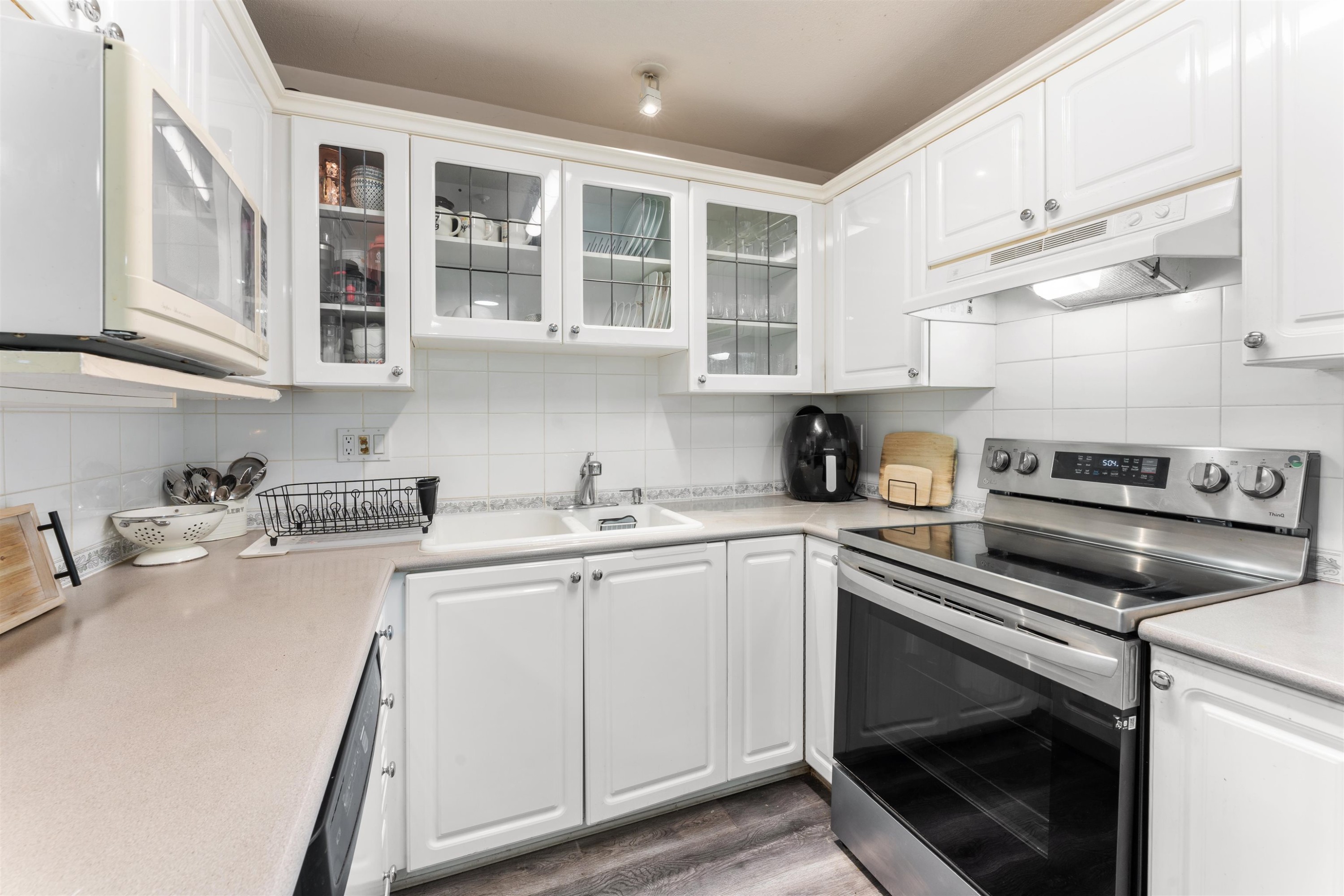 406-12155 75A Avenue, Surrey, BC - Indoor
