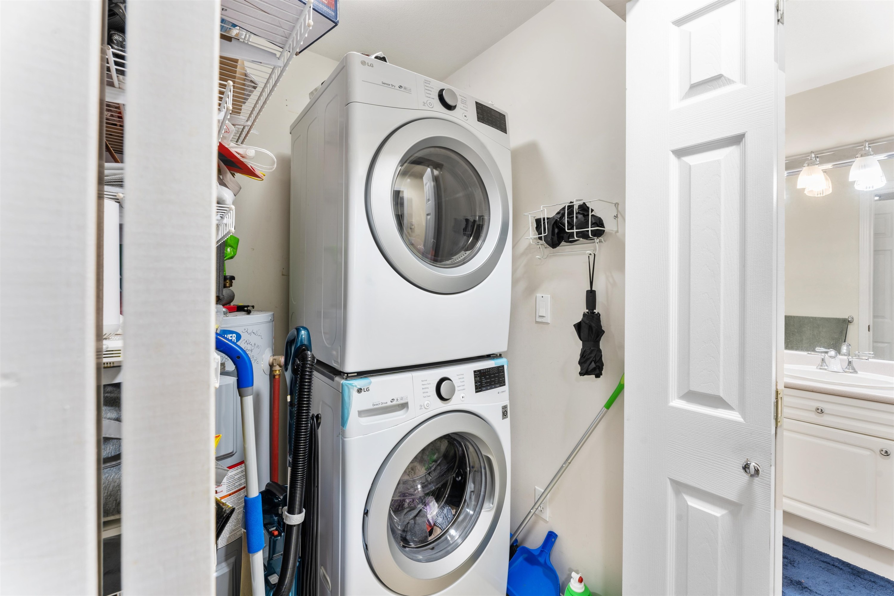 406-12155 75A Avenue, Surrey, BC - Indoor Photo Showing Laundry Room