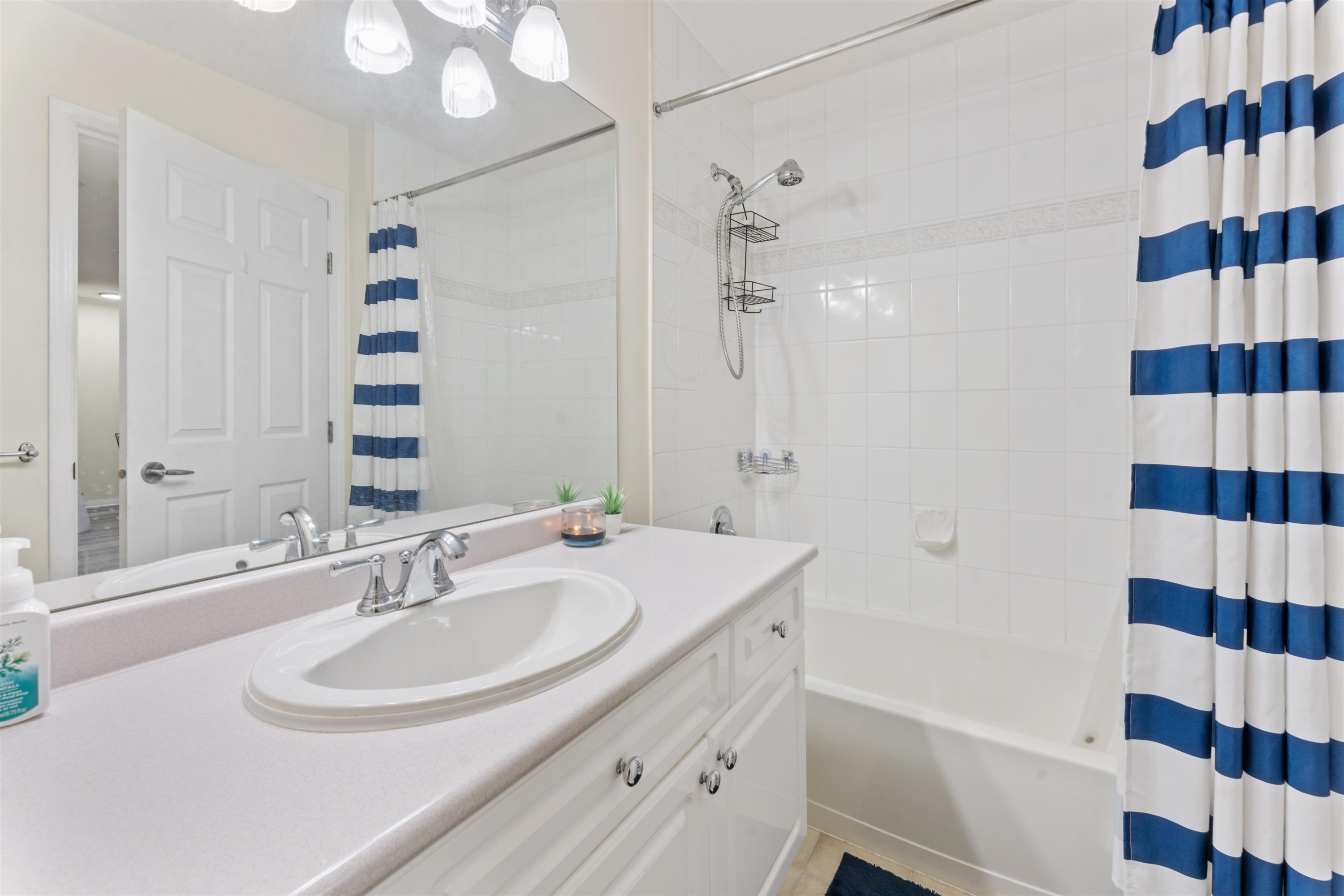 406-12155 75A Avenue, Surrey, BC - Indoor Photo Showing Bathroom