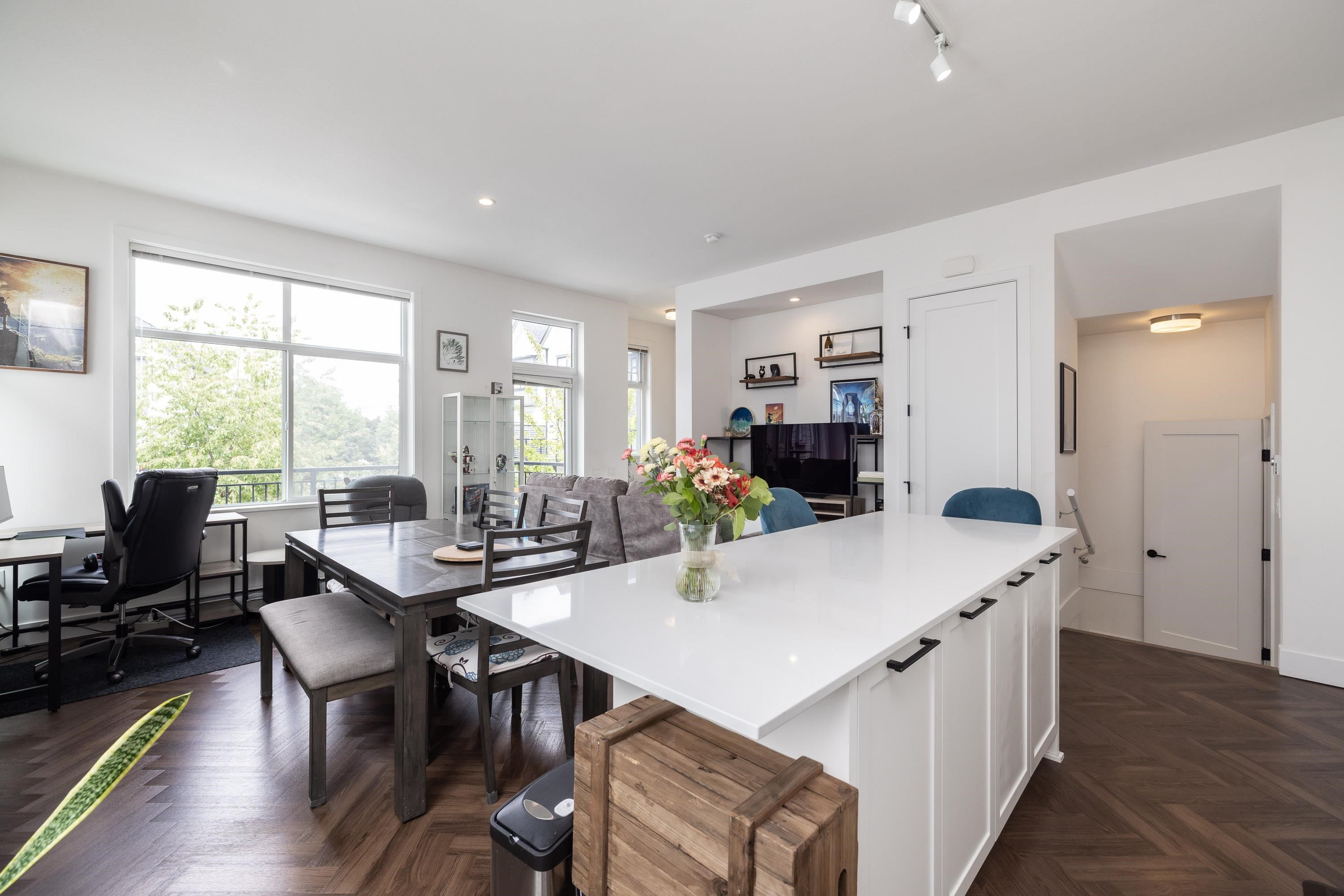 27-17555 57A Avenue, Surrey, BC - Indoor Photo Showing Dining Room