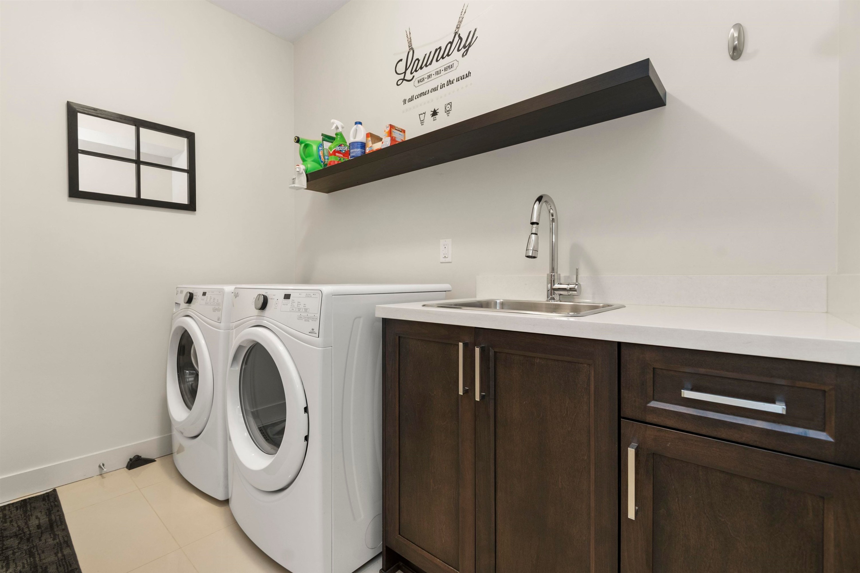 5-35846 Mckee Road, Abbotsford, BC - Indoor Photo Showing Laundry Room
