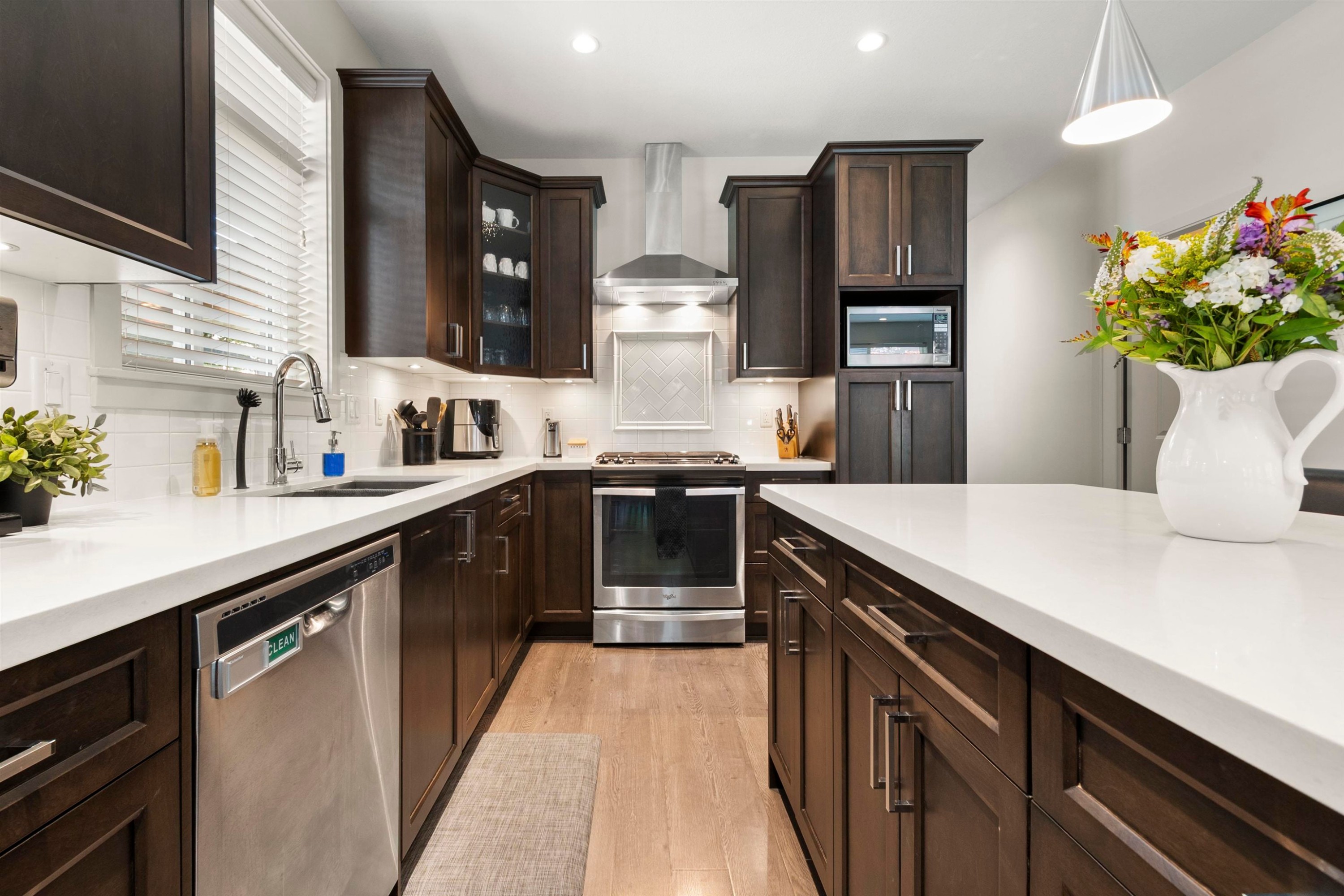 5-35846 Mckee Road, Abbotsford, BC - Indoor Photo Showing Kitchen With Upgraded Kitchen
