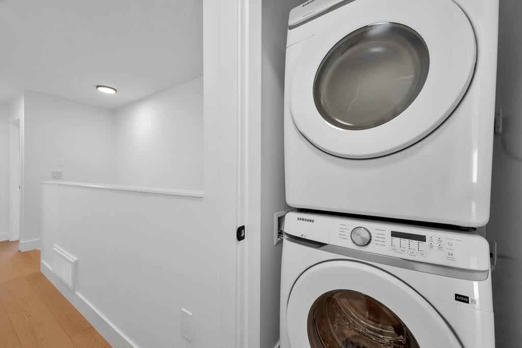 17-7540 Briskham Street, Mission, BC - Indoor Photo Showing Laundry Room