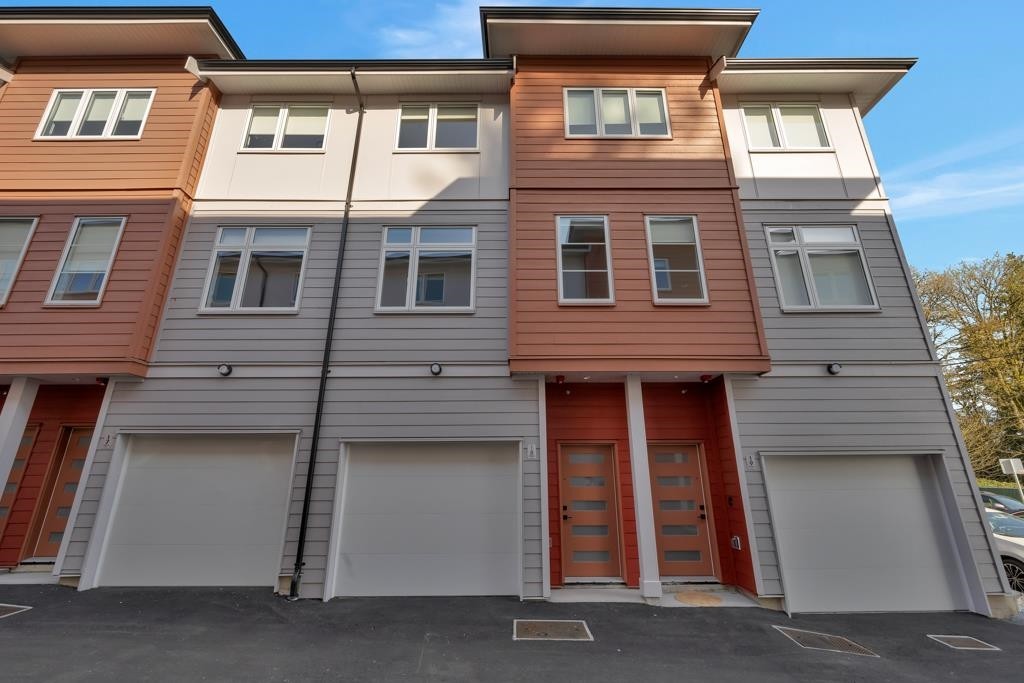 17-7540 Briskham Street, Mission, BC - Outdoor With Facade