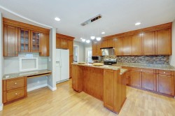 8566 109b Street Delta, BC V4C 4H3