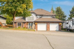 5906 190a Street Surrey, BC V3S 7W5