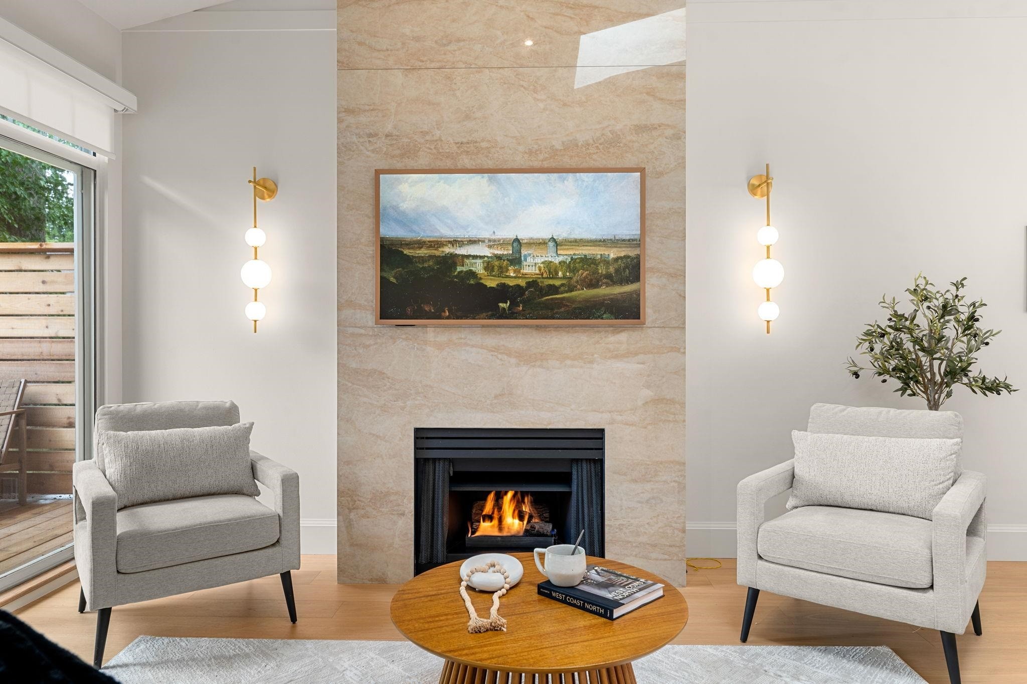65-2533 152 Street, Surrey, BC - Indoor Photo Showing Living Room With Fireplace