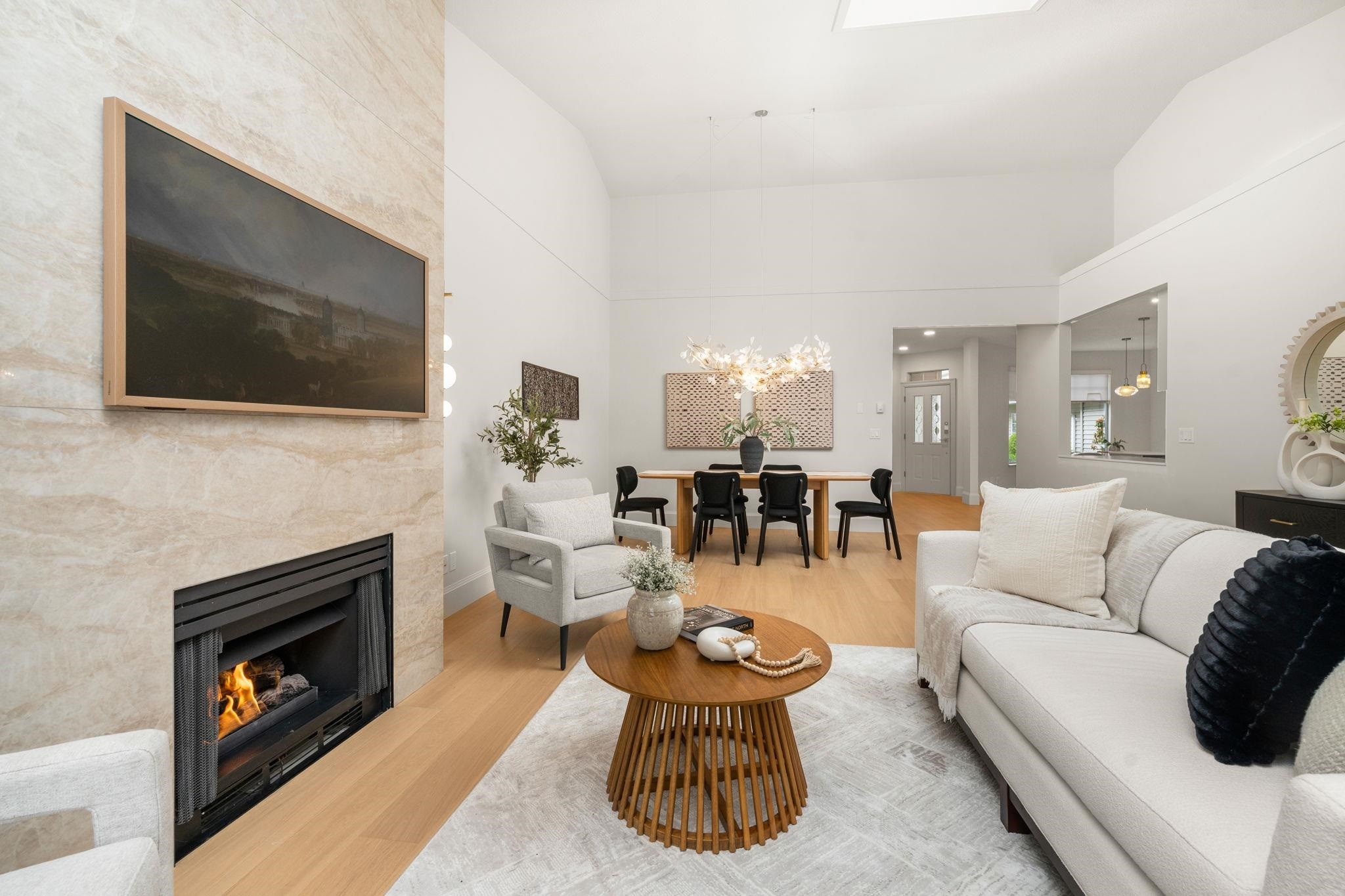 65-2533 152 Street, Surrey, BC - Indoor Photo Showing Living Room With Fireplace