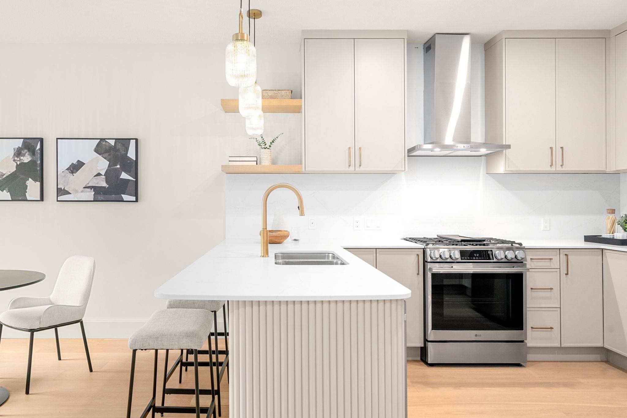 65-2533 152 Street, Surrey, BC - Indoor Photo Showing Kitchen With Double Sink With Upgraded Kitchen