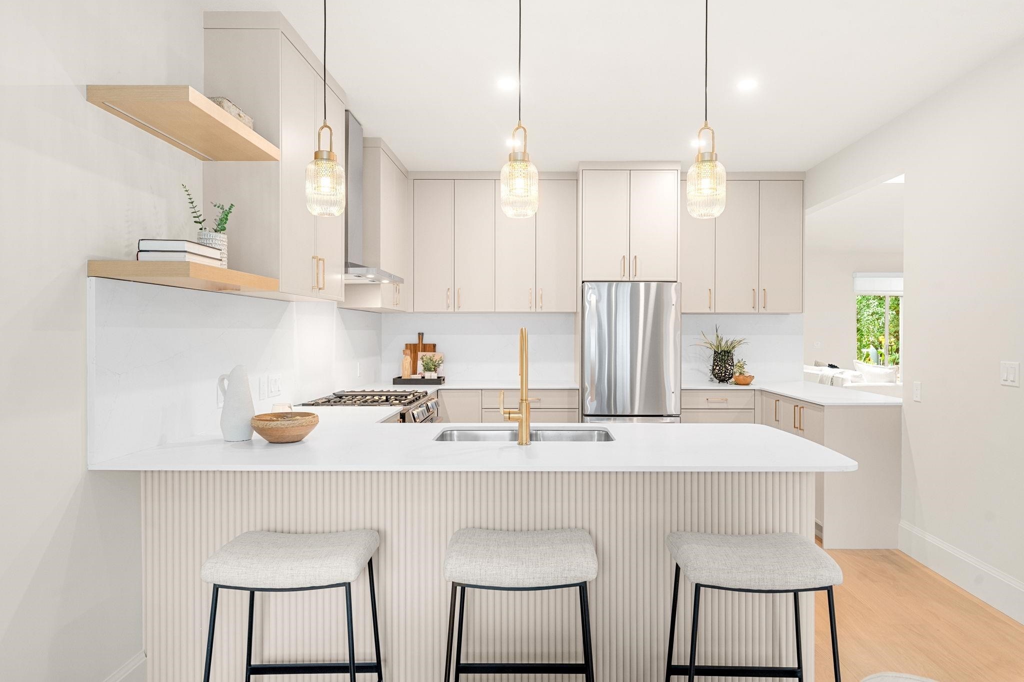 65-2533 152 Street, Surrey, BC - Indoor Photo Showing Kitchen With Double Sink With Upgraded Kitchen
