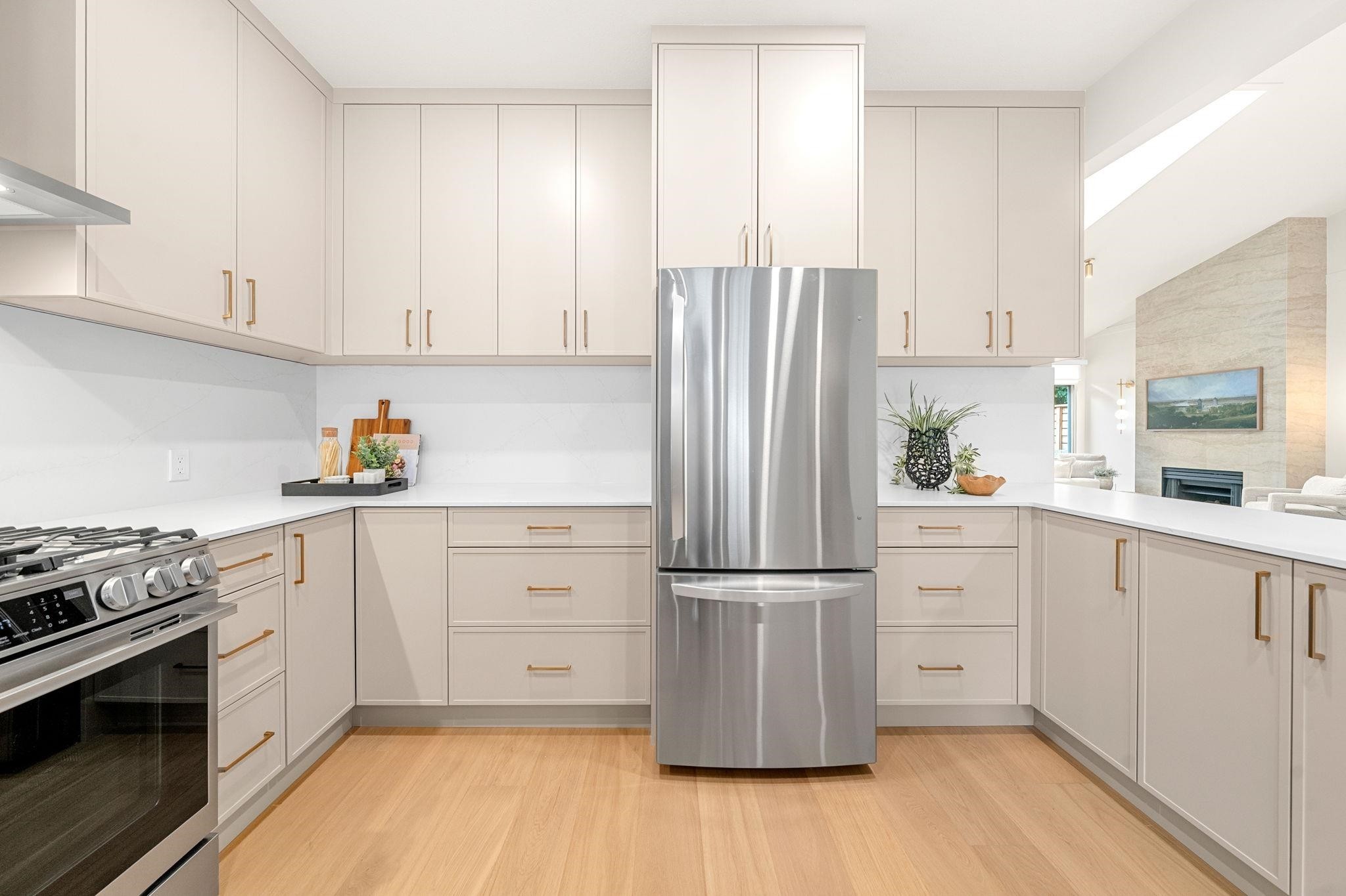 65-2533 152 Street, Surrey, BC - Indoor Photo Showing Kitchen With Upgraded Kitchen