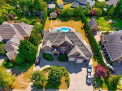 13978 23a Avenue Surrey, BC V4A 9V9