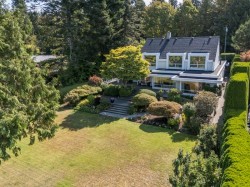 2547 Crescent Drive Surrey, BC V4A 3J9