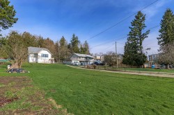 19957 68 Avenue Langley, BC V2Y 2W5