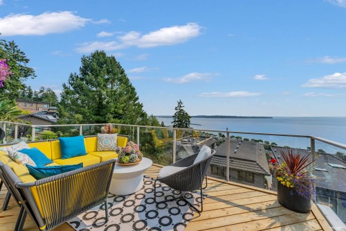 14792 Oxenham Avenue  White Rock, BC V4B 2H7