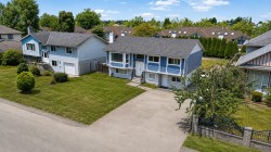 7339 122a Street Surrey, BC V3W 3T2