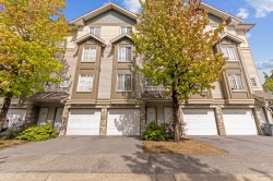 18-14855 100 Avenue Surrey, BC V3R 2W1