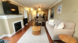 PH-5-15357 Roper Avenue Surrey, BC V6B 2G2