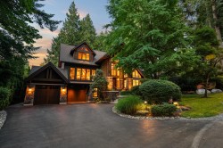 2650 Dogwood Drive Surrey, BC V4A 3K5