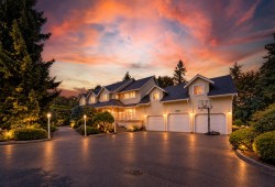17377 28a Avenue Surrey, BC V3Z 0E7