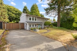 15469 22 Avenue Surrey, BC V4A 5S8