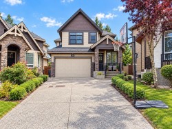 5906 139 Street Surrey, BC V3X 0G6