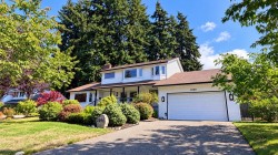 2296 129b Street Surrey, BC V4A 7E2