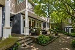 7-15161 Prospect Avenue White Rock, BC V4B 2B8