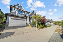 16735 17a Avenue Surrey, BC V3Z 0T3
