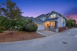 14822 59a Avenue Surrey, BC V3S 3B8
