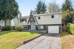 5933 Angus Place Surrey, BC V3S 4W8