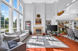 15467 109a Avenue Surrey, BC V3R 0X6