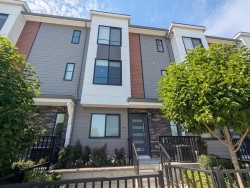 40-1639 162 Street Surrey, BC V4A 4Y1