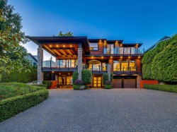 13307 Marine Drive Surrey, BC V4A 1E8