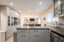 7802 139a Street Surrey, BC V3W 5H4