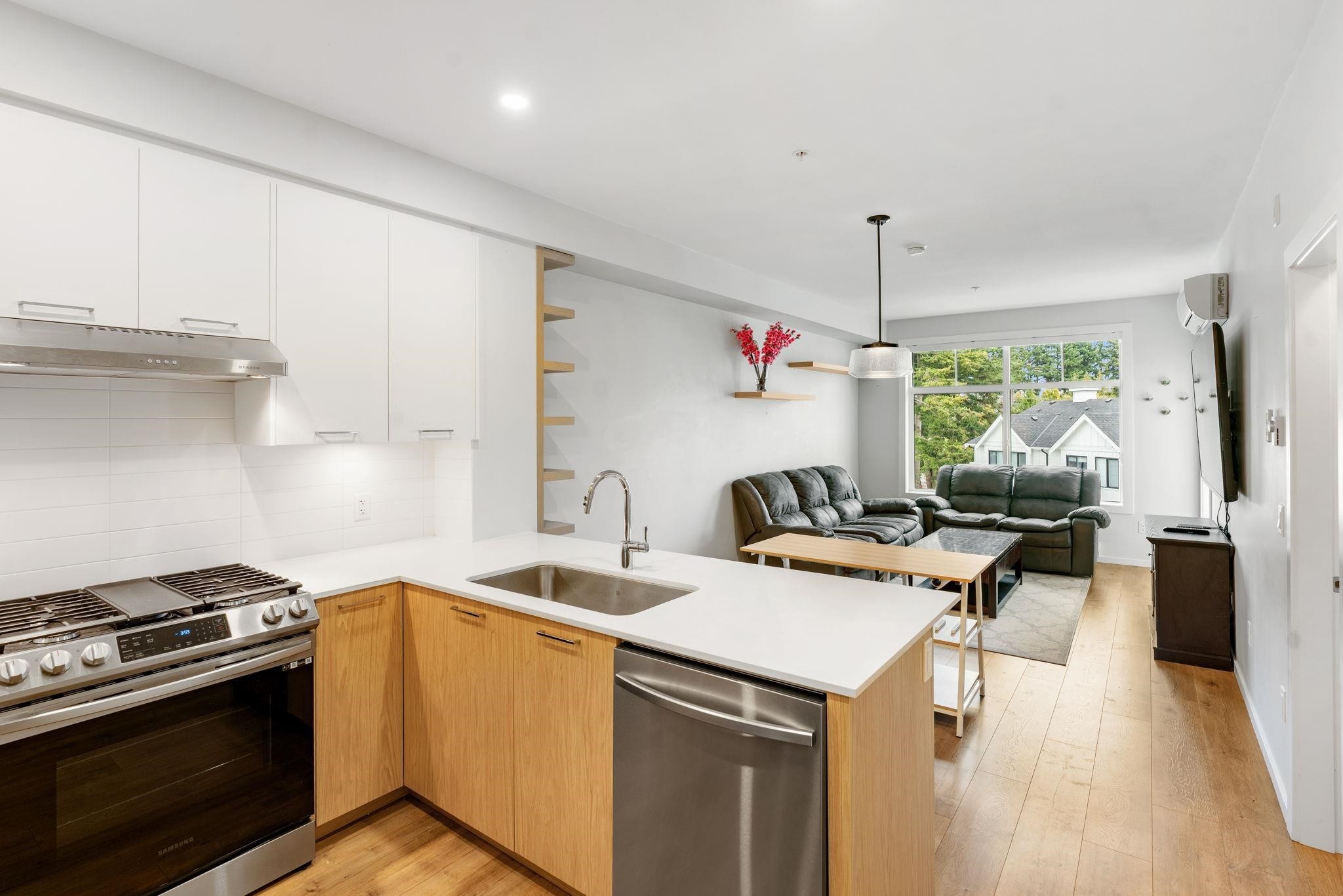 509-3317 148 Street, Surrey, BC
