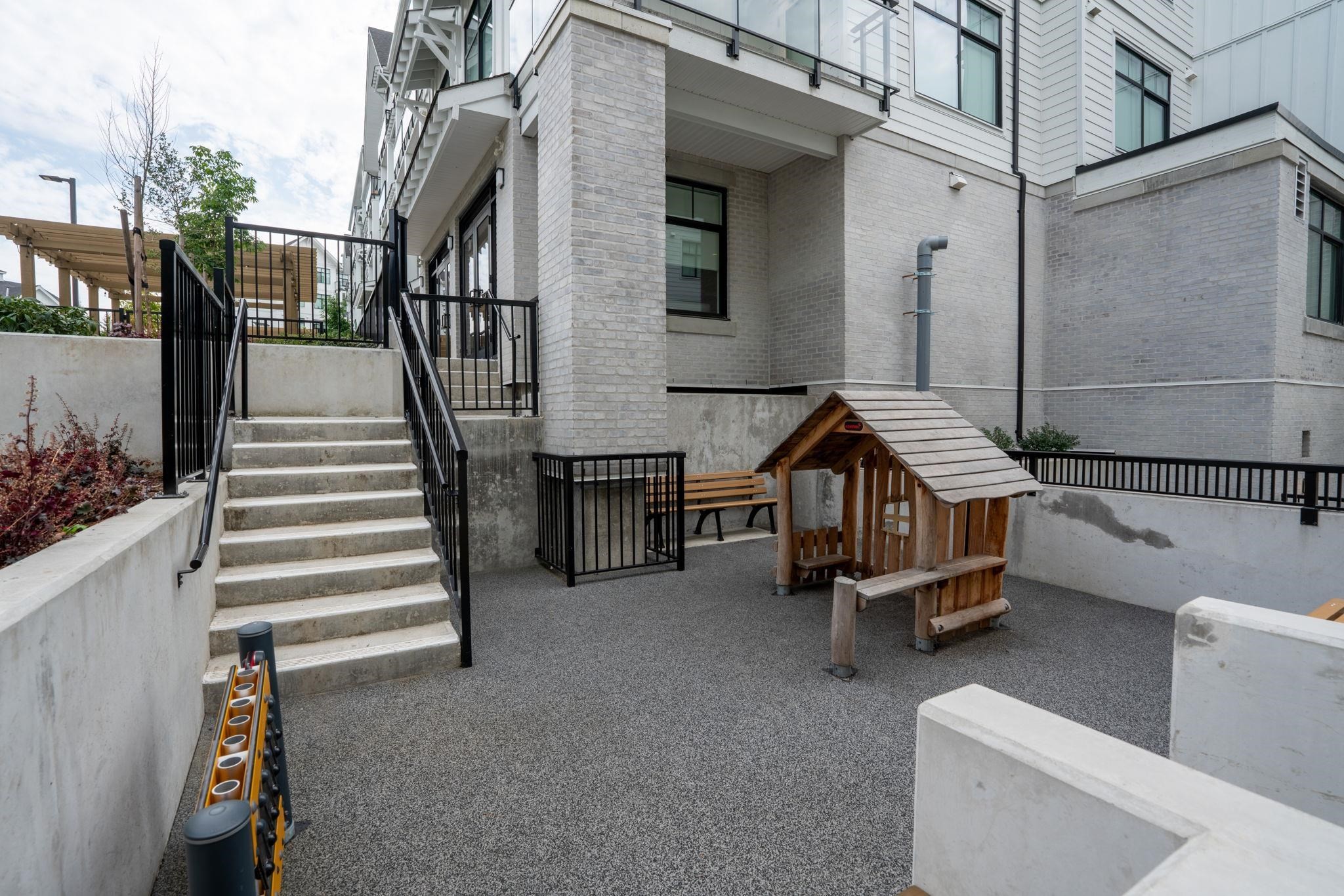 509-3317 148 Street, Surrey, BC