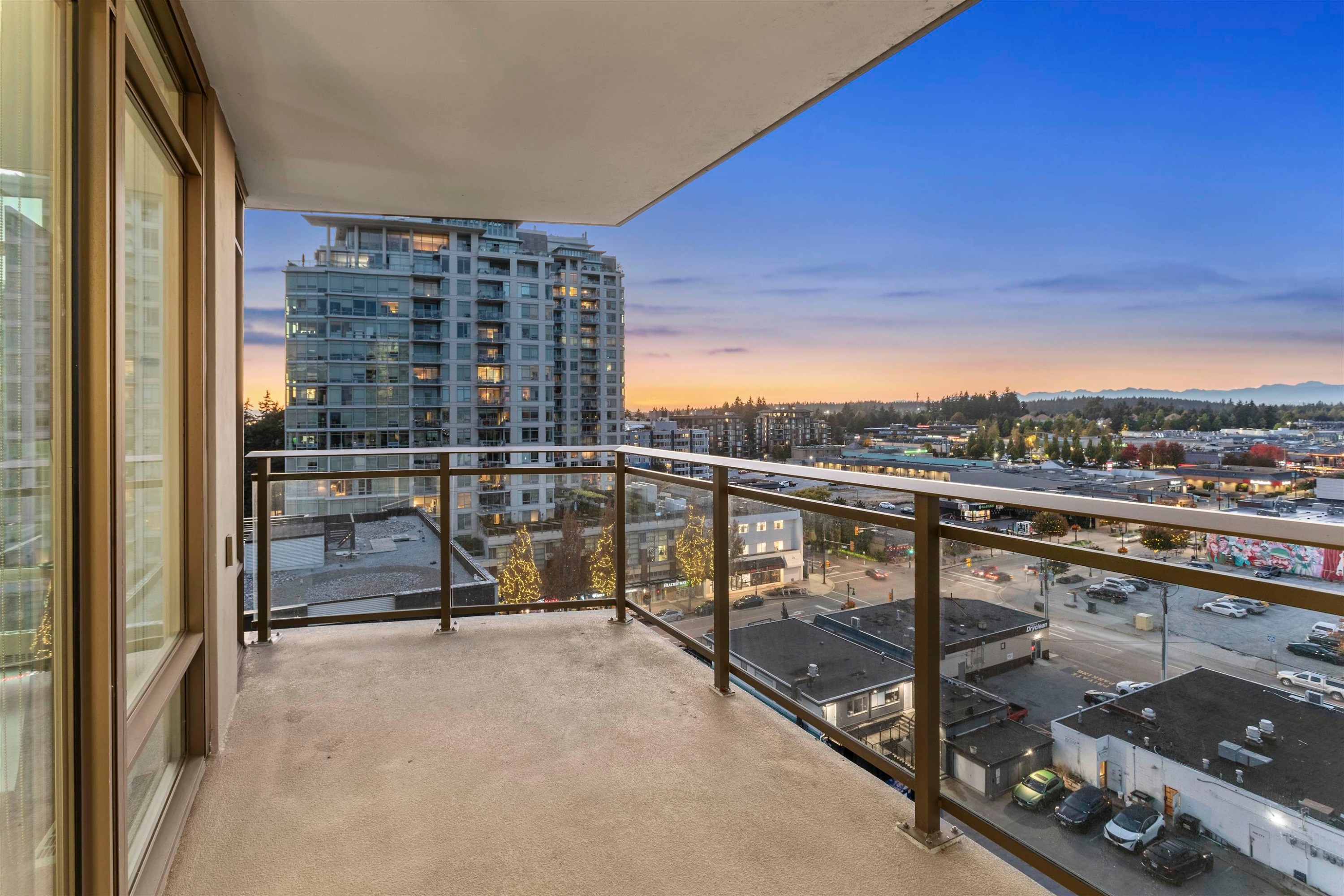 1202-1455 George Street, White Rock, BC