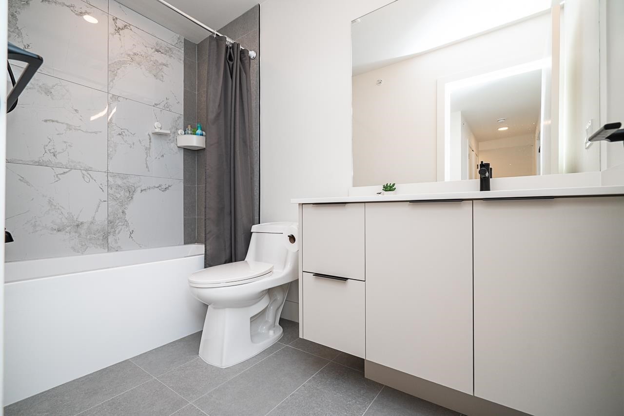 8-7670 207 Street, Langley, BC